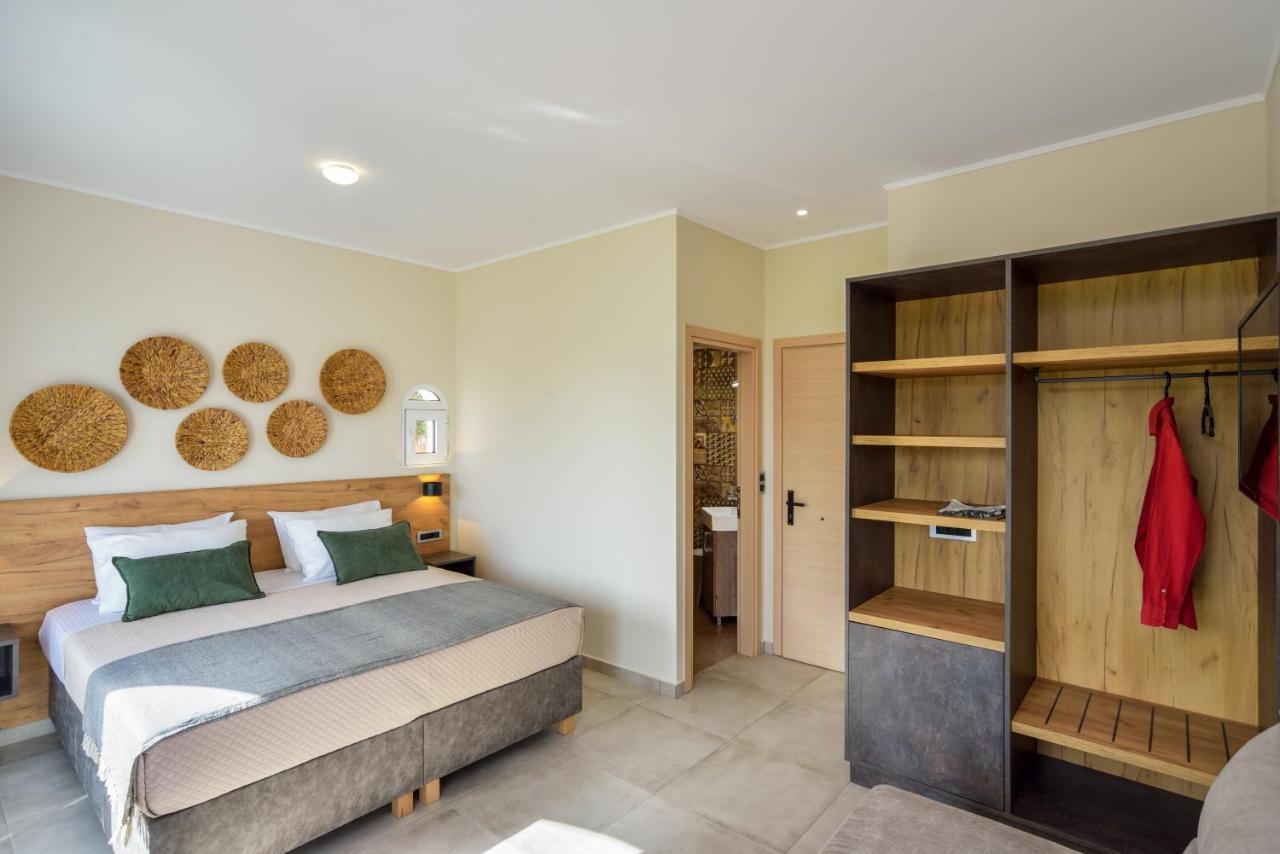 Ilingas Mare Aparthotel Khora Sfakion Ngoại thất bức ảnh