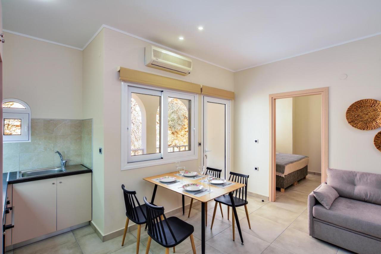 Ilingas Mare Aparthotel Khora Sfakion Ngoại thất bức ảnh