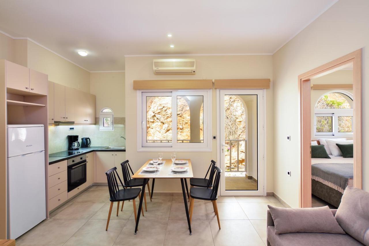 Ilingas Mare Aparthotel Khora Sfakion Ngoại thất bức ảnh